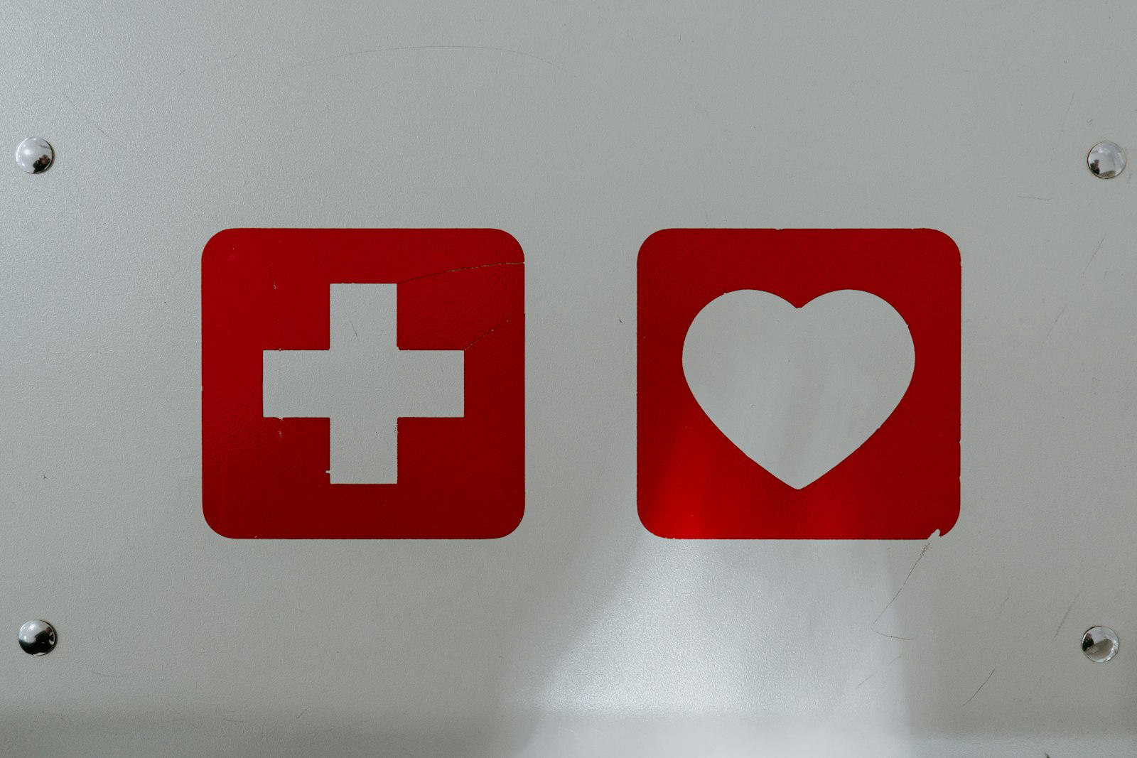 Basic Surface-Mounted AED Cabinet